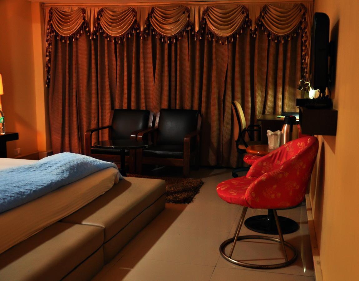 Hotel Unite Патханкот Экстерьер фото