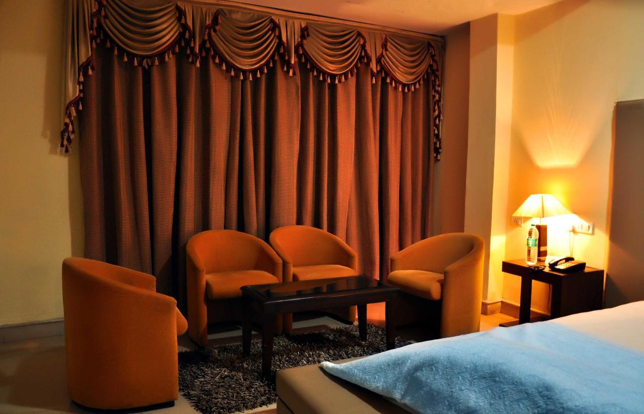Hotel Unite Патханкот Экстерьер фото